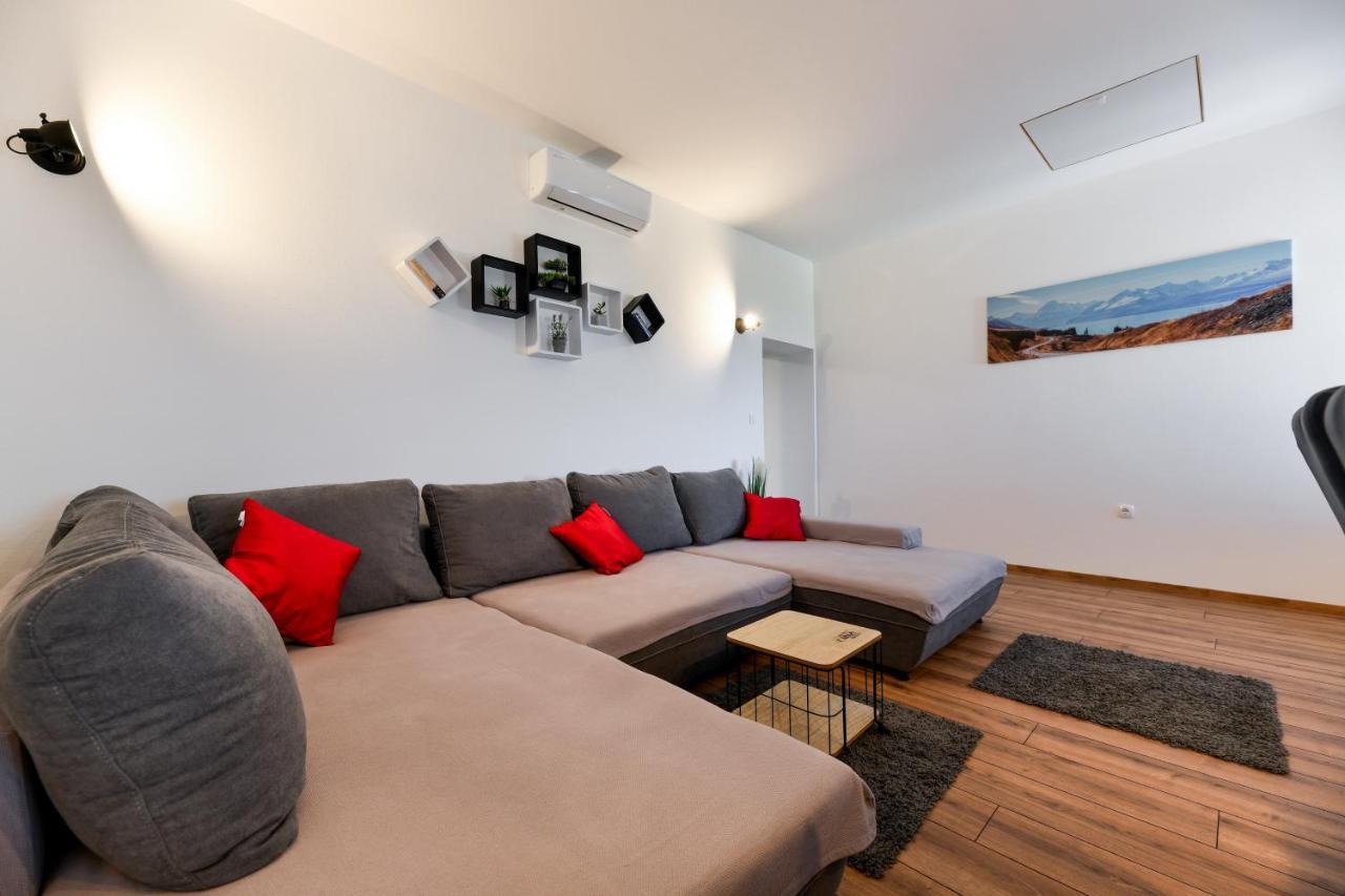 Holiday Home Skevini Dvori Starigrad Paklenica Exterior foto