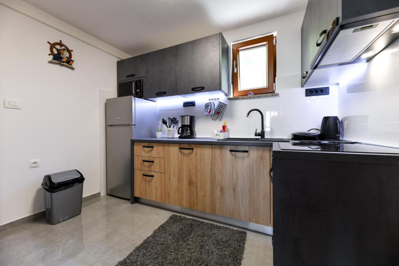 Holiday Home Skevini Dvori Starigrad Paklenica Exterior foto